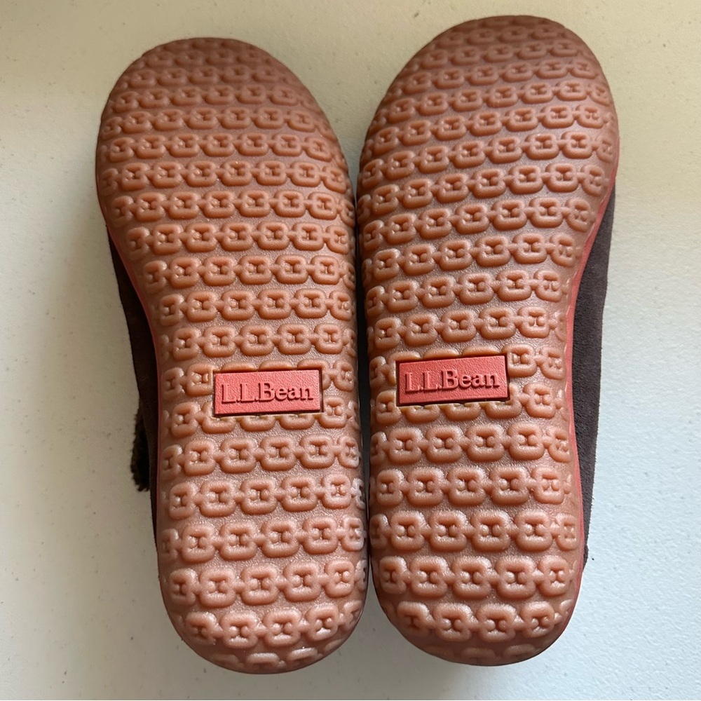 L.L.Bean Mountain SlipperBoots with a brown suede uppersoft fleece lining - Picture 6 of 10